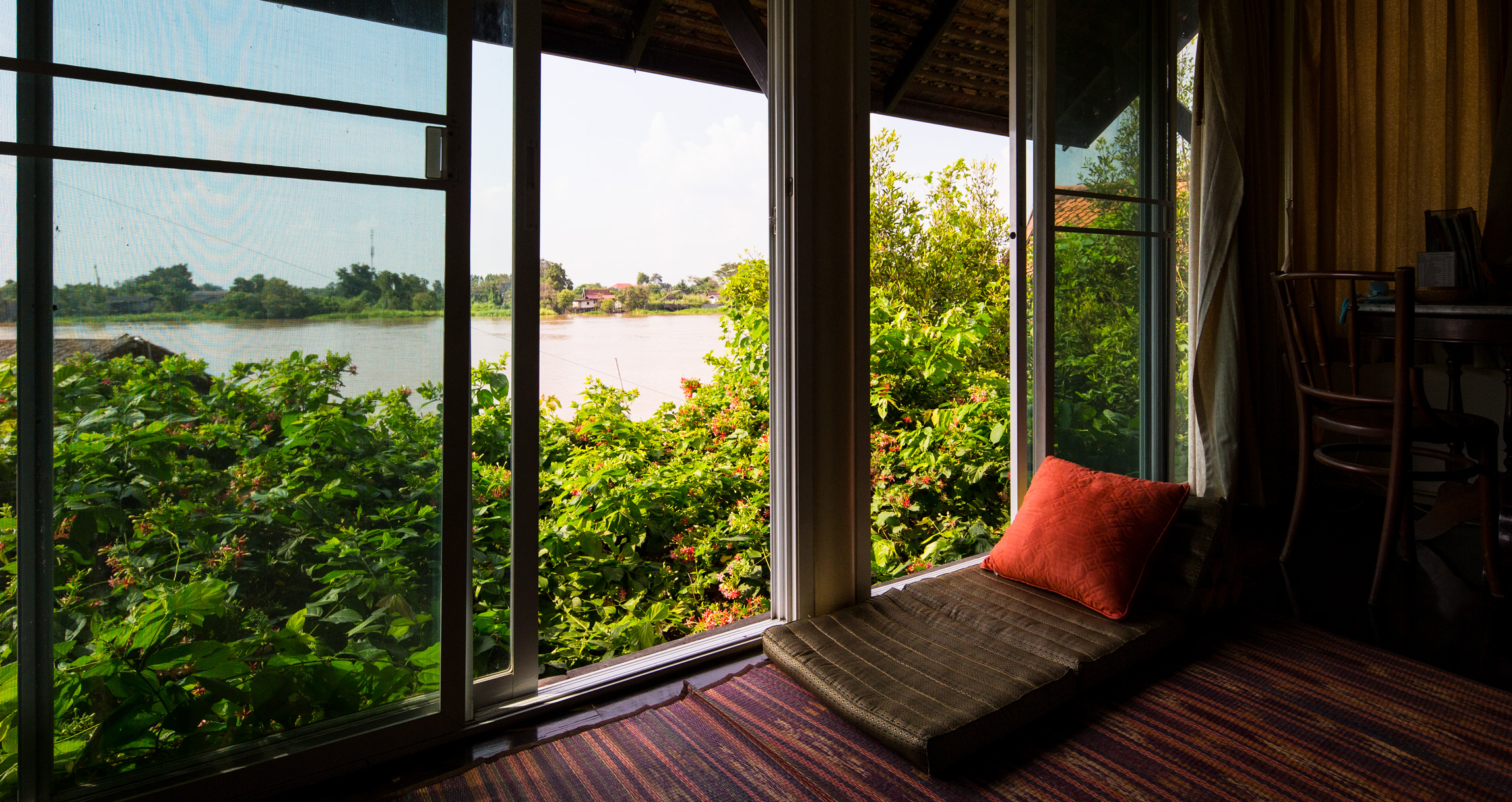 Ayutthaya Garden River Home Room