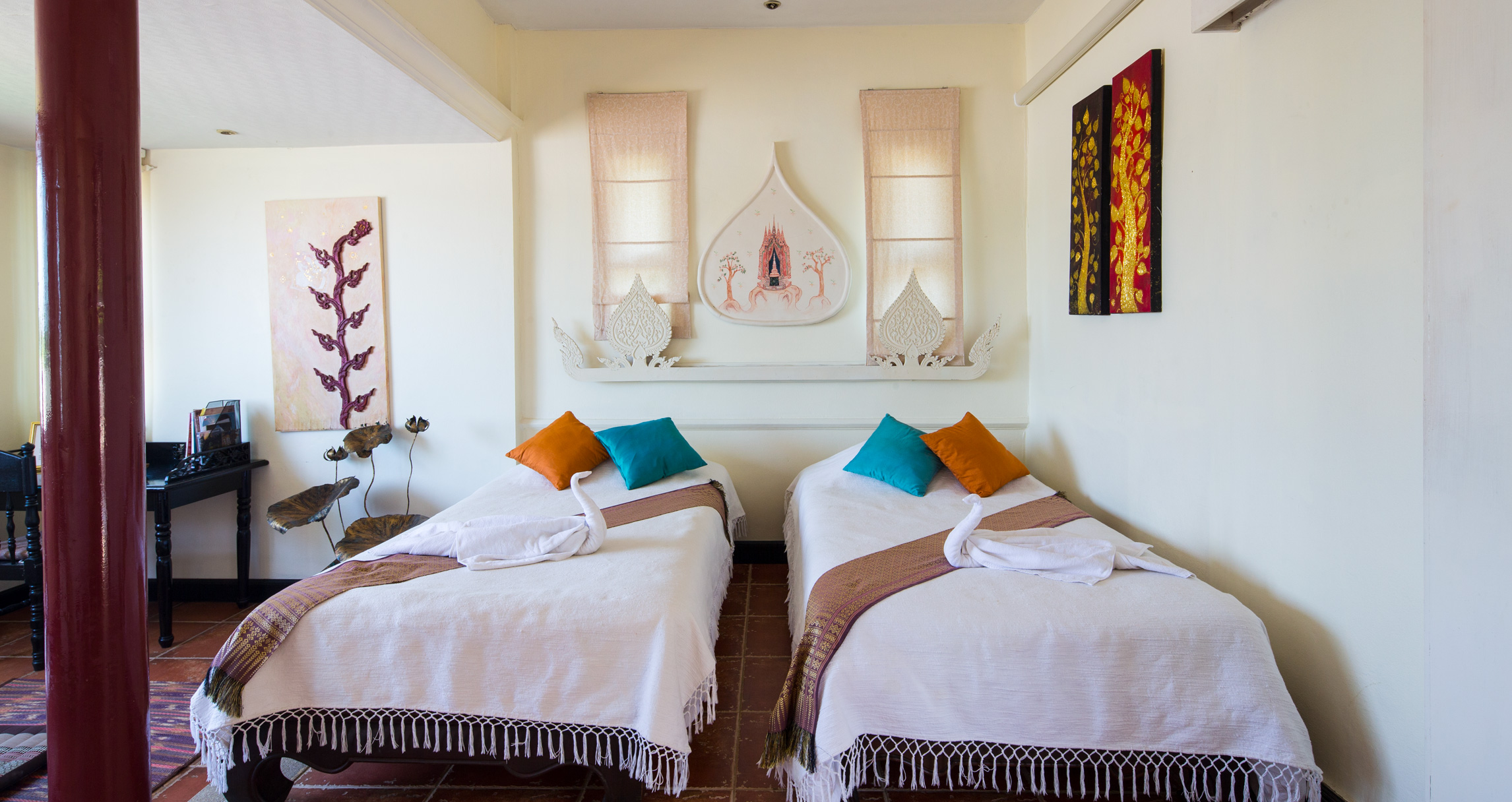 Ayutthaya Garden River Home Room
