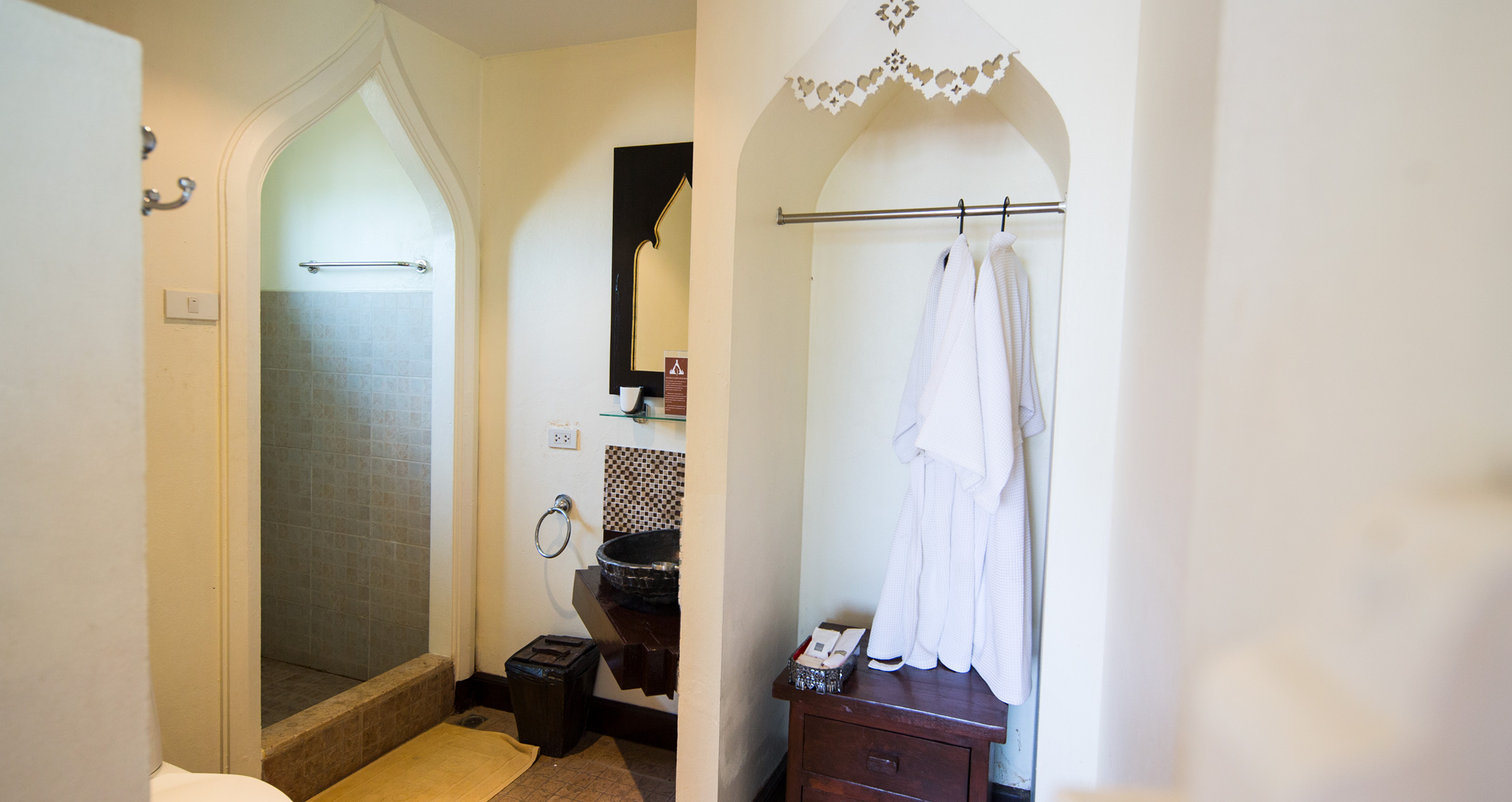 Ayutthaya Garden River Home Room